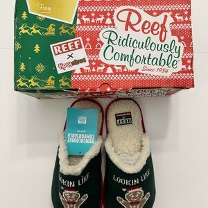 New! Reef Festive Slippers with Ginger Bread  Design size 5
